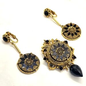 Rare Vintage Florenza Brooch and Clip-On Dangle Earrings in Gold-tone and Black